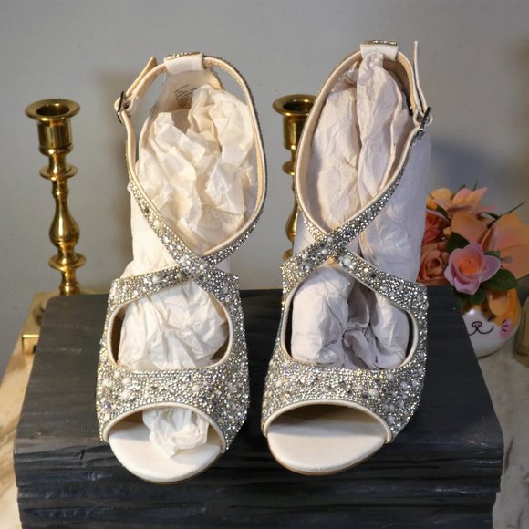 Like New EUC! Sexy and Elegant - Betsey Johnson SCOTI Heeled Sandal 8.5 $130 - Picture 5 of 14